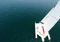 yacht trimaran voile principale d'en haut